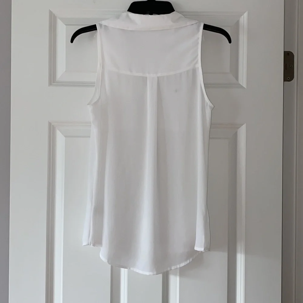 Express Button-up Blouse - Picture 5 of 8